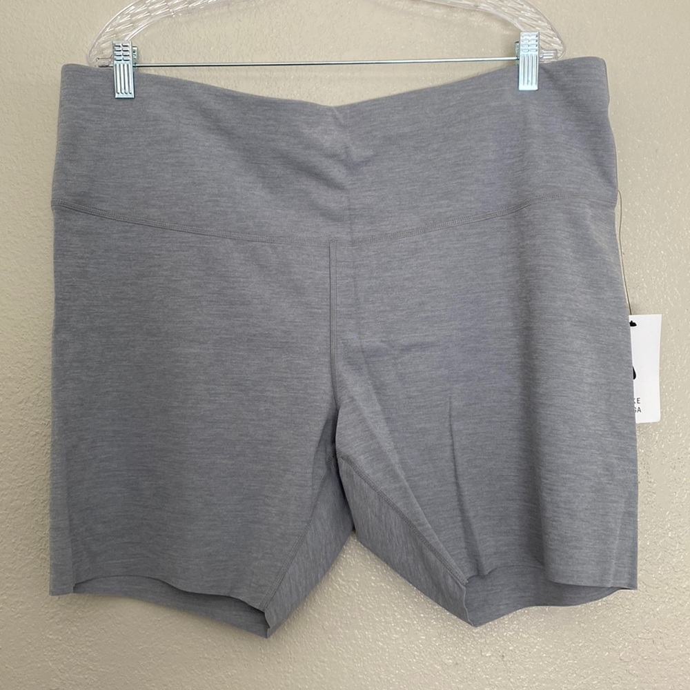 ‼️ONLY 1‼️ Nike Women’s Yoga High Rise Short Length 3X
